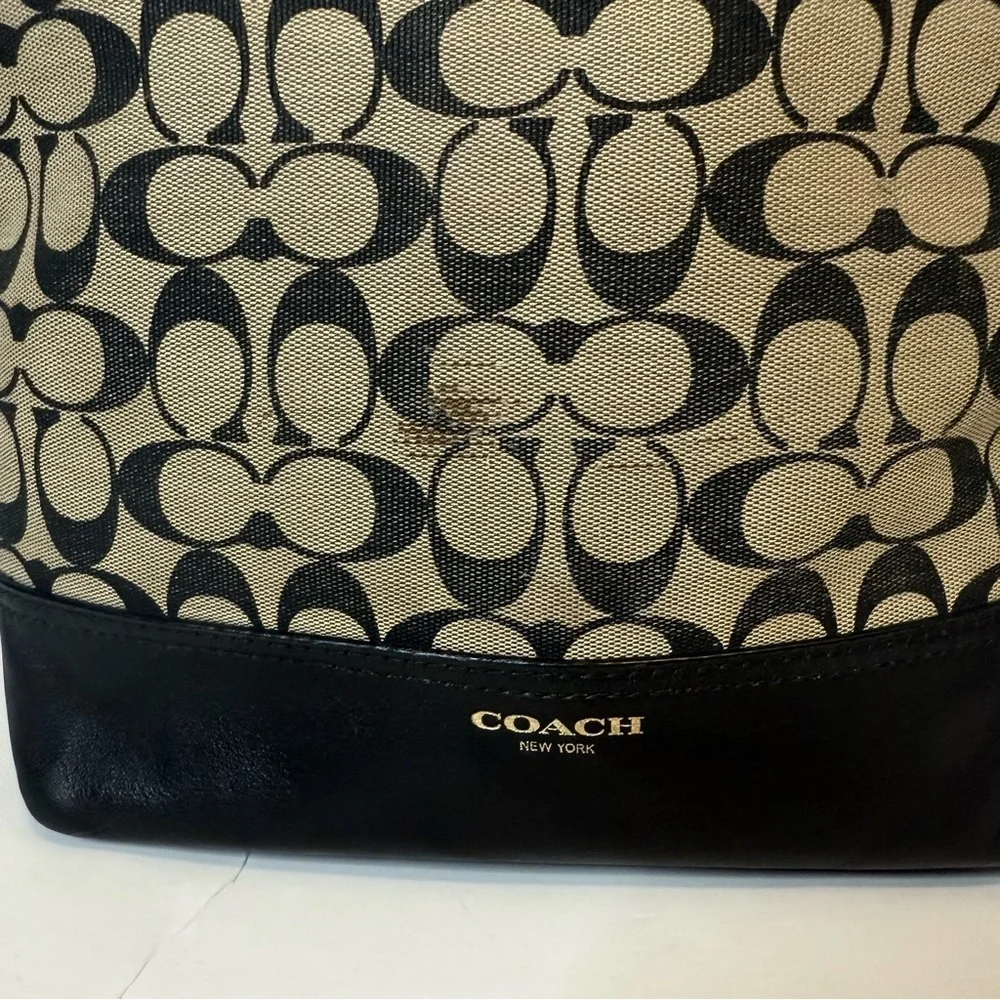 Coach Bleecker Black Legacy Duffle in Printed Signature C Logo Fabric Purse Bag - Picture 13 of 16